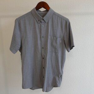Vuori Short Sleeve Button Down Shirt Size M